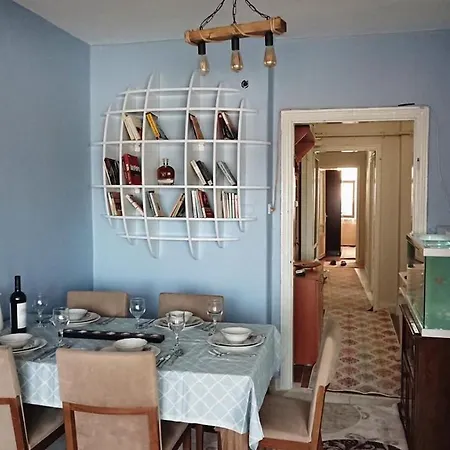 Ali's House Apartman *